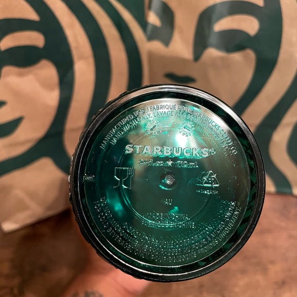 Starbucks Spring 2022 Soft Touch Green Studded 24 Oz Tumbler New Authentic - Picture 4 of 4